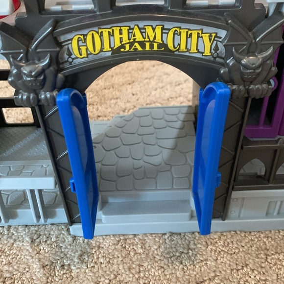 DC Comics Gotham City - Picture 4 of 8
